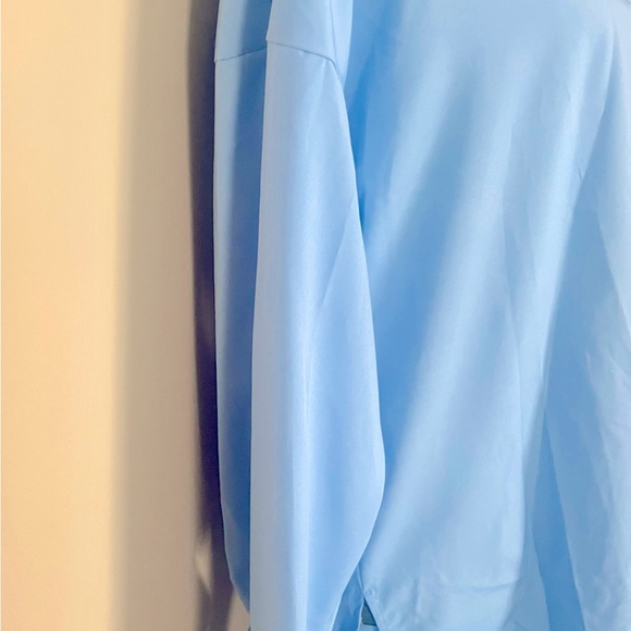 X-Large button down with ties on the side women’s shirt. - Picture 4 of 6